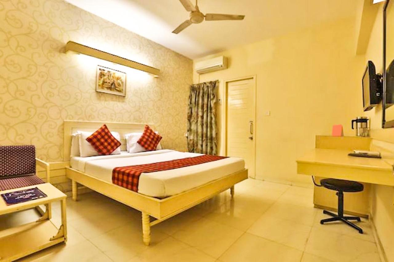 Hotel Tulsi Vadodara Kültér fotó