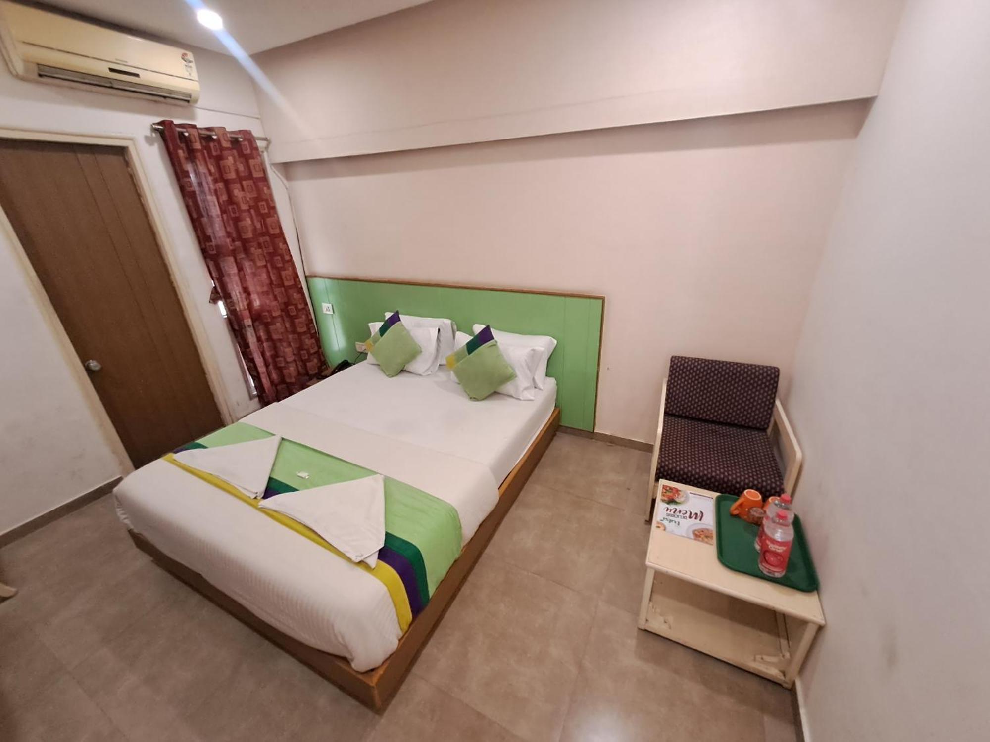 Hotel Tulsi Vadodara Kültér fotó