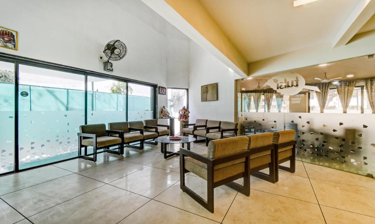 Hotel Tulsi Vadodara Kültér fotó